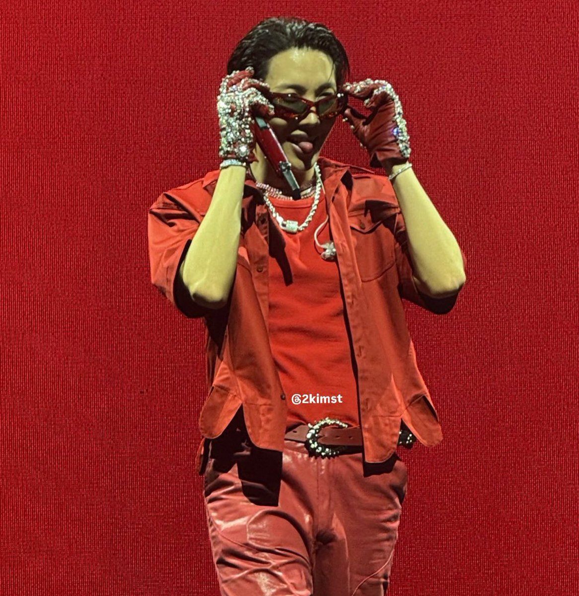 #jhope makes history, breaking the record for the highest attended solo concert by an Asian Artist and a Solo Artist at the BMO Stadium in LA with 24,000 fans in a single night! 💪🏆🥇🌏 &amp; 👨‍🎤💥2⃣4⃣🇰👥👤🏟️🇺🇸🐐👑❤️‍🔥

J-HOPE TOUR: HOPE ON THE STAGE
#jhope_tour_HOPEONTHESTAGE