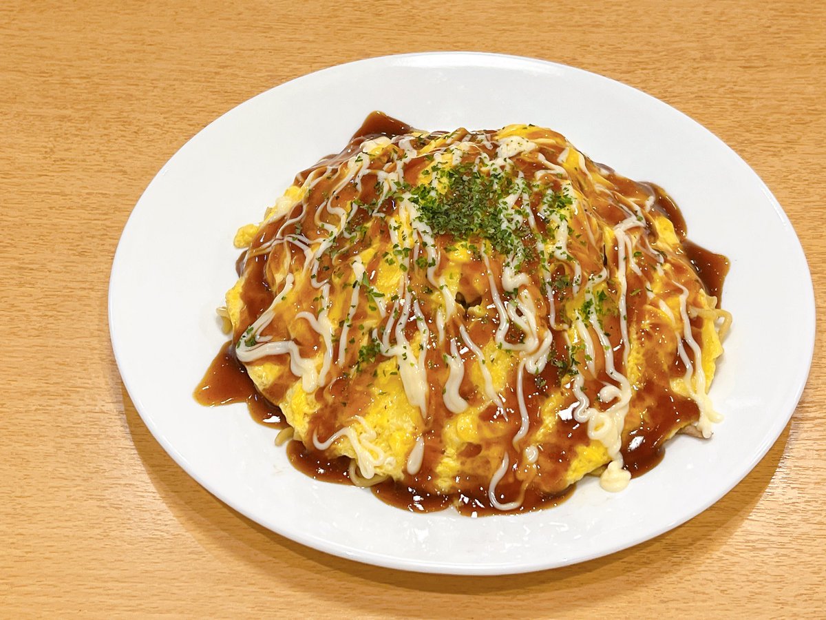 trgihyug's tweet photo. 新年度の始まり。
作りたい料理がたくさんありますが、PFCを考えた献立をベースに美味しさを最優先に考え、その時その瞬間の学生の食べてる顔を想像して、妥協した料理は出さないように心がけてます。

#寮のご飯 https://t.co/MT68rvwVOy