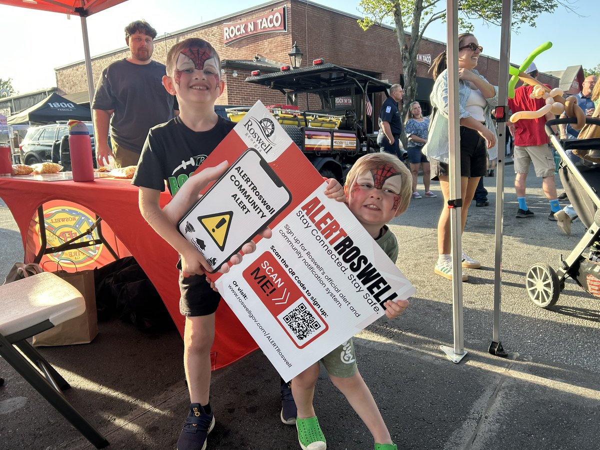 Big shoutout to all the mini superheroes who stopped by the #TeamRFDFamily tent at Alive In Roswell last night. Capes, masks, and fire safety knowledge included.

Remember, real heroes check their smoke alarms and practice their home fire escape plan!

#MiniHeroes #RoswellStrong