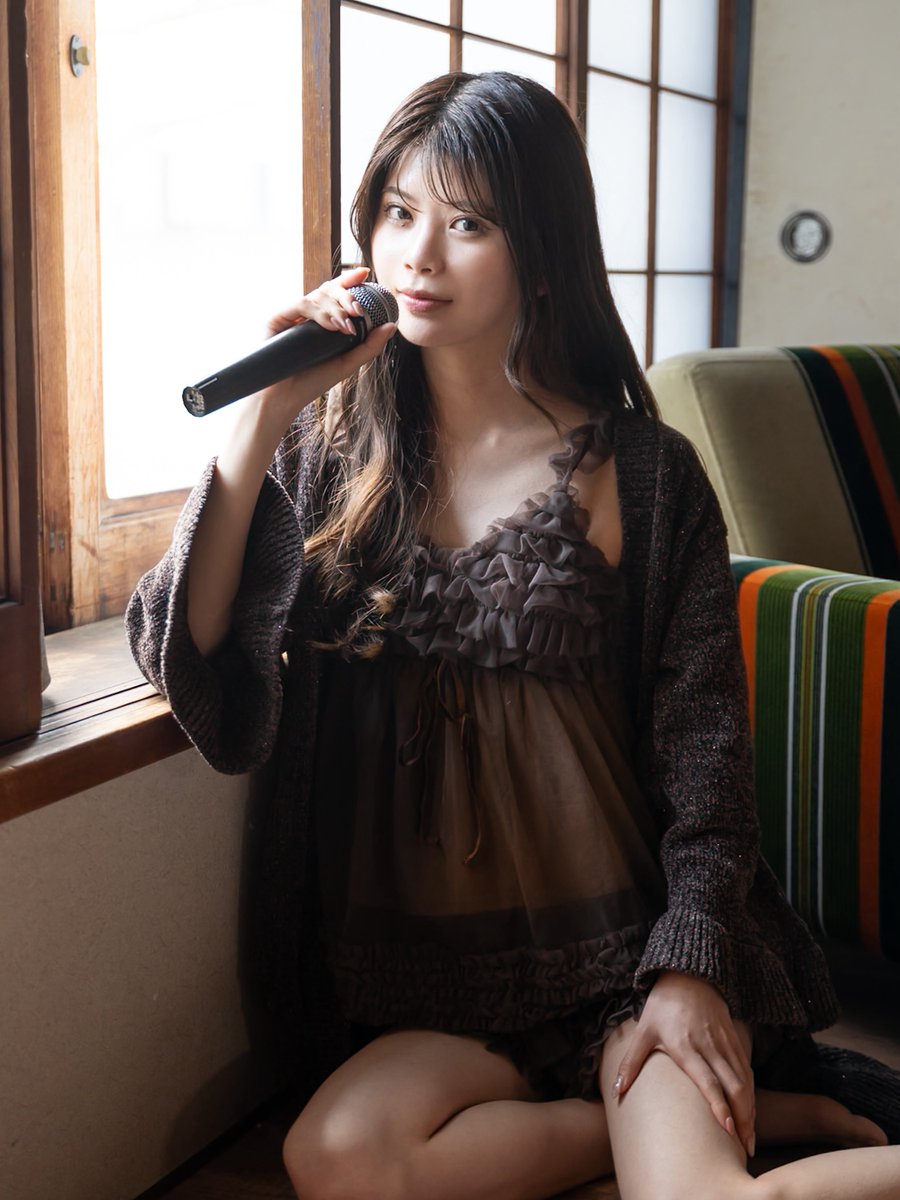 yamashin_ph's tweet photo. 新曲です！聴いてください
「やましんLOVE〜特別付録がかわいくて今月号のゼクシィ買っちゃった〜」

model #りり 
@ririlx @momo_camera 
#momo撮影会 https://t.co/sFRSuYmJCL