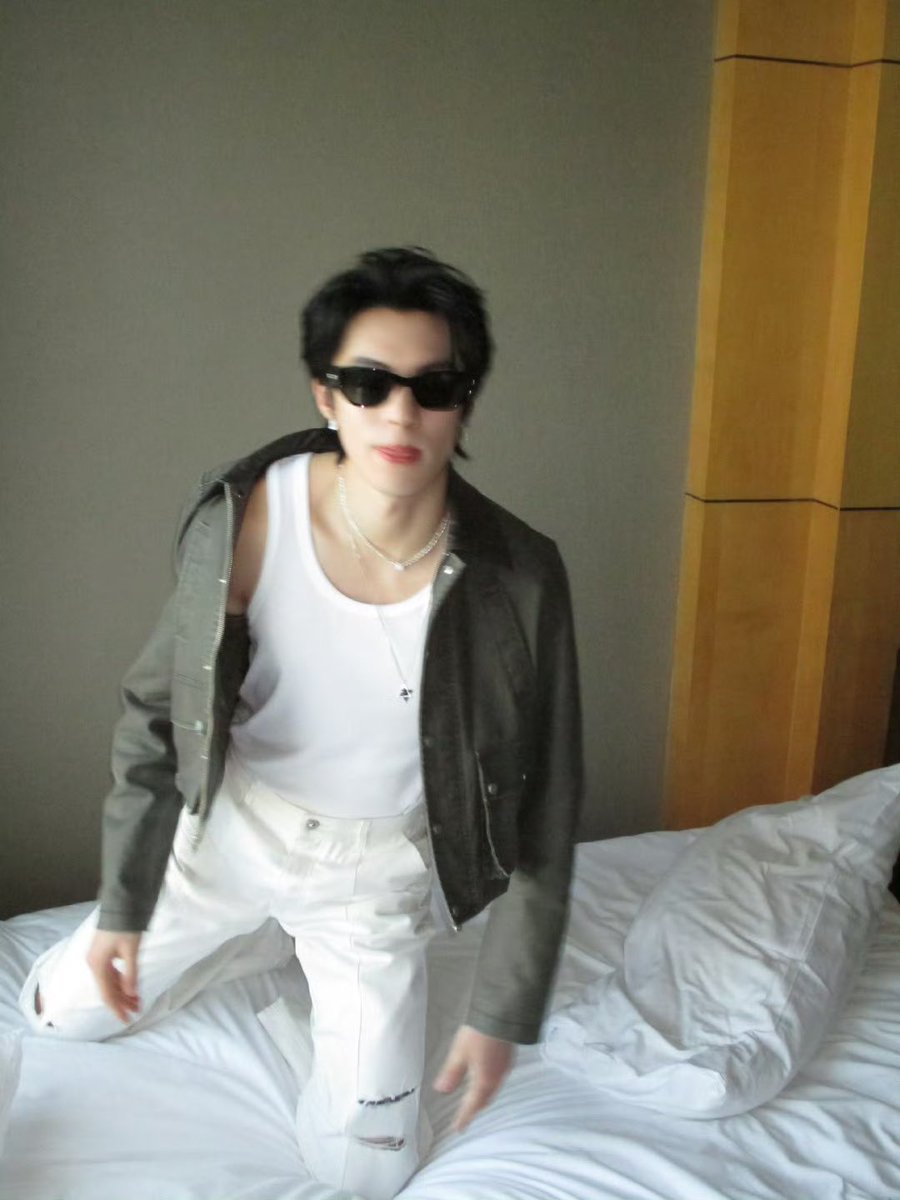 m_thippawan's tweet photo. ถ้าถามว่าหนุ่มจีนที่จริงใจเป็นแบบไหน นี่ค่ะเป็นแบบนี้ๆแบบหวังเห้อตี้💜

#DylanWang #WangHedi #หวังเฮ่อตี้ https://t.co/Bm1EWQ0pVD