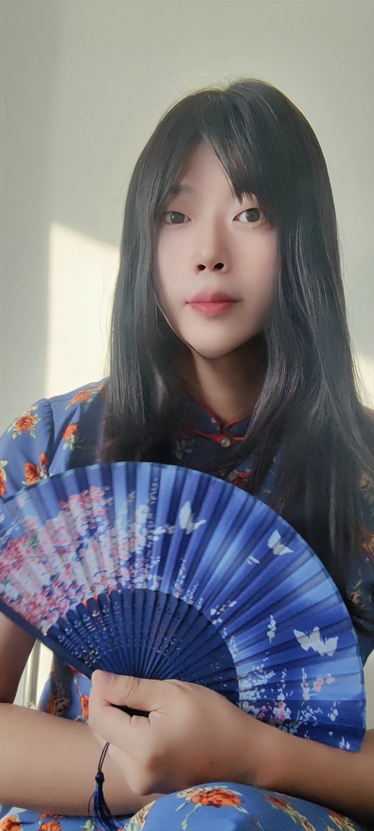 买了新衣服 准备去捕猎重庆的小弟弟了
#伪娘勾引直男 #伪娘 #男娘 #cd