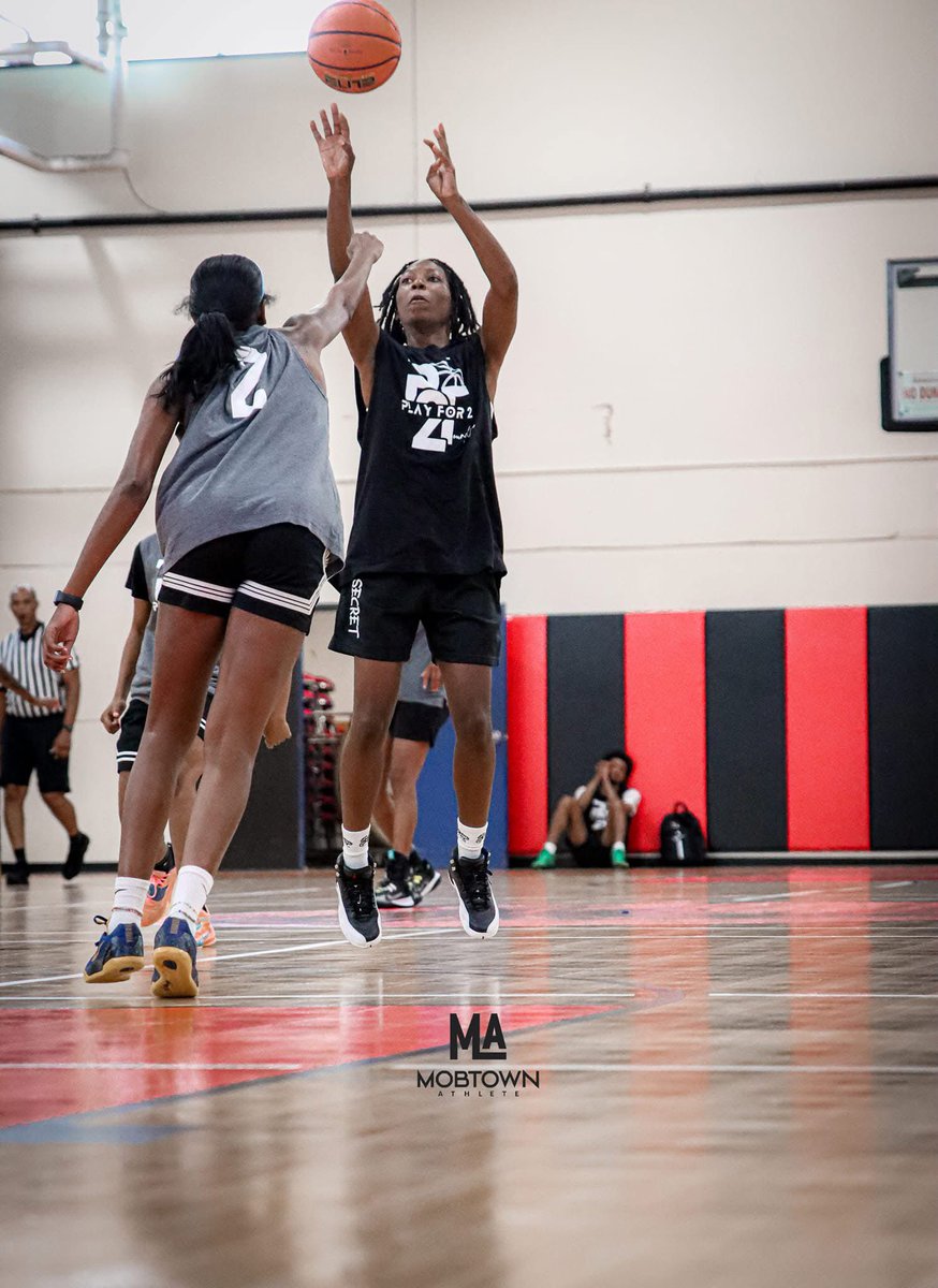 nunuplayfor2's tweet photo. Rest in peace frenicka 💔🥺
#PlayFor2 https://t.co/qT46V1dJPn
