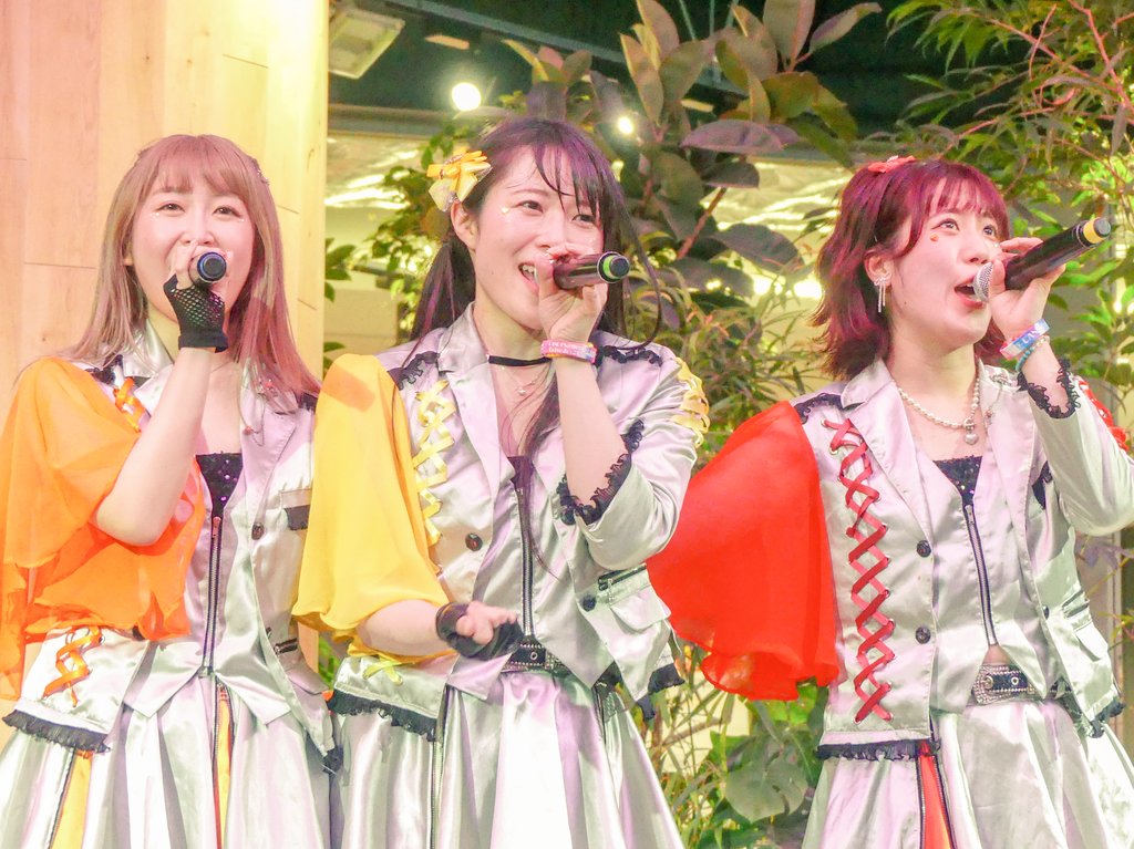 xxkeytyxx655321's tweet photo. 近くで仕事あったのと
遅い時間スタートだったので
2年ぶりぐらいに
見に行ったアイドルです
4周年ライブあるみたいですね
メンバーがあまり変わらないのって凄い事ですね
その1
#札幌CANDYS
#バンビ
#めぐみ
#じゅったん
#CANDYS
#Bivi新札幌
#BiviPARK https://t.co/zjQnYtZF76