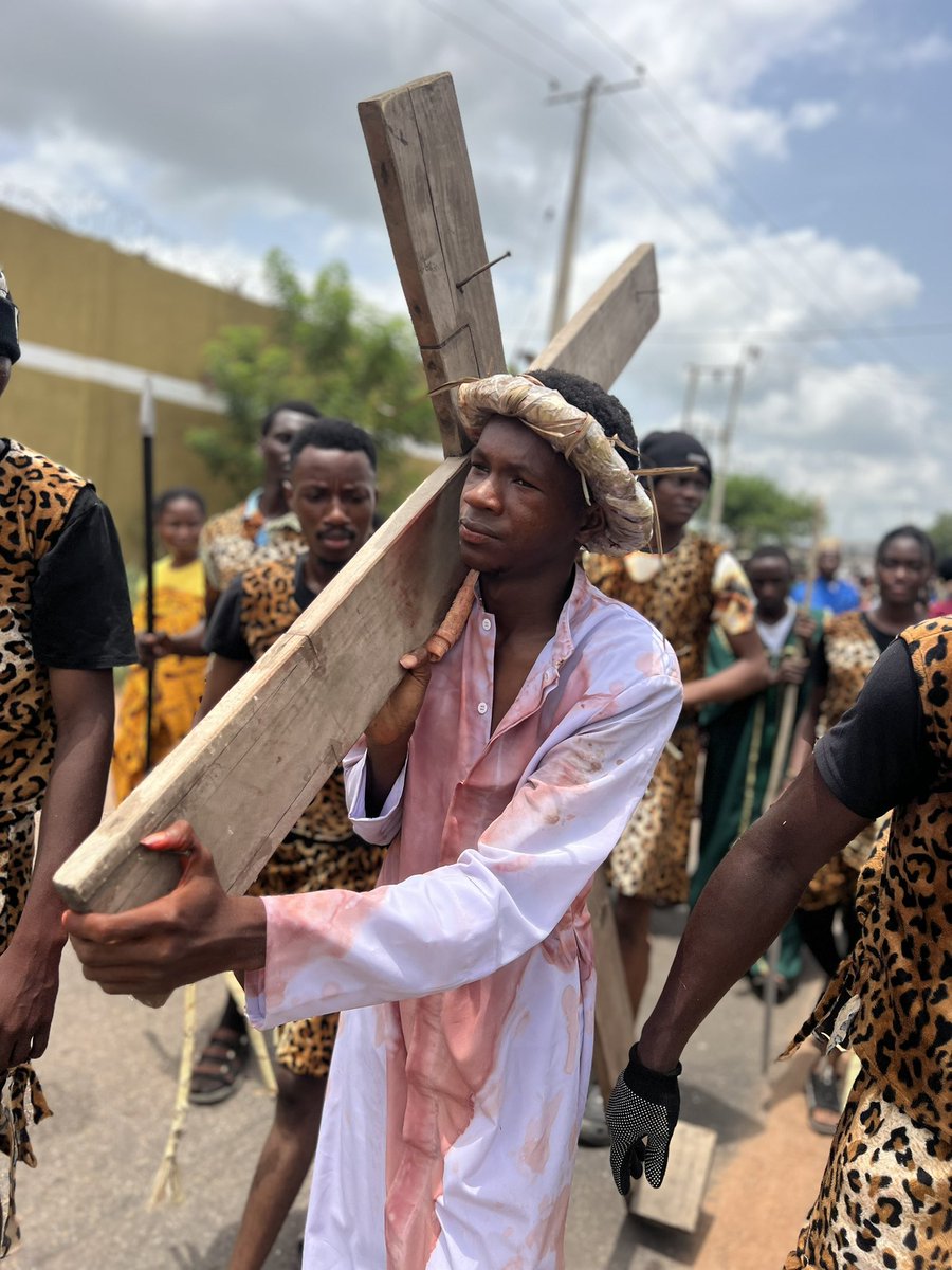 CJfrankie_13's tweet image. Nailed to the cross, crowned with thorns,
He carried the weight of a world forlorn.
Grace was born through pain endured forever.” #GoodFriday2025 #Sacrifice #Grace #Faith