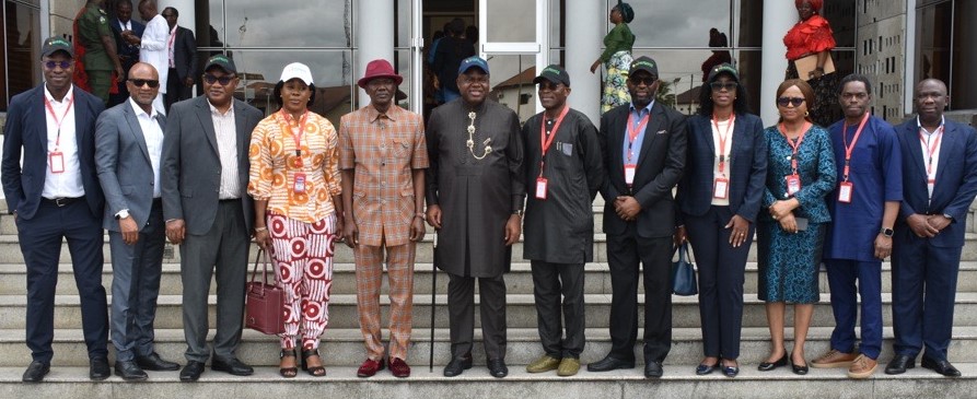 Renaissance_Afr's tweet photo. Governor of Bayelsa State, Sen. Douye Diri &amp; Deputy Governor, Sen. Lawrence Ewhrudjakpo, led other members of the state executive council to receive the leadership of Nigeria’s leading energy operator, Renaissance Africa Energy Company Limited, in Yenagoa 16/04/2025. https://t.co/O8NUeksjdO