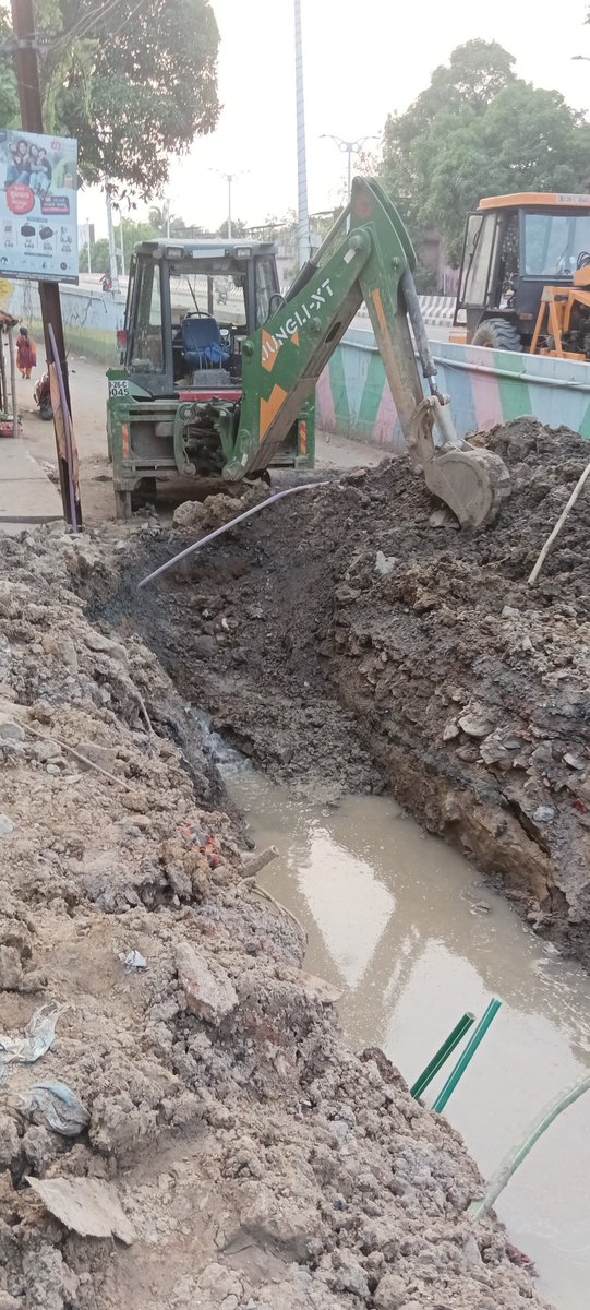 AjayKumarShankh's tweet photo. @SMC_Sambalpur Water supply system damaged infront of railway station, Daldalipada , Local Public are facing Harrasment https://t.co/vzGkTwbUua