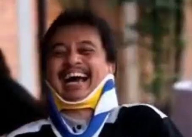 Mulai masuk ke babak yg menarik. Setuju, ini negara hukum orang tidak boleh sembarangan melempar fitnah lalu lepas tanggung jawab begitu saja. Seret mereka ke pengadilan biar ada yg pura2 sakit leher lagi!