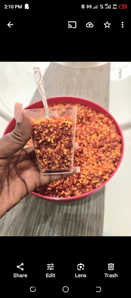 corporatefarmg1's tweet image. Chilli - value added = Chilli flakes

Pack, brand and distribute 

This variety is African Birds eye - Malaga

#chillifarming