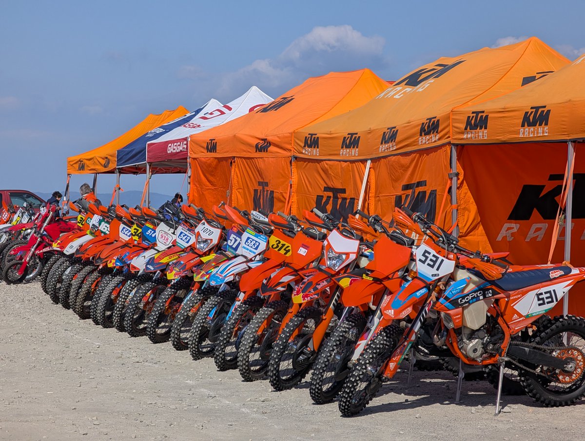 ktm_japan's tweet photo. 【 JNCC R3 ビックディア広島 】
JNCCの第3戦となるビックディア広島は4月20日(日)!
テージャスランチでお会いしましょう!
天気予報は……くもり!もってくれることを信じます🔥
出走車両のお困り事などは、KTMテントのスタッフまでお声がけください
https://t.co/GTyG1IAo6f https://t.co/ESh9qcobHP