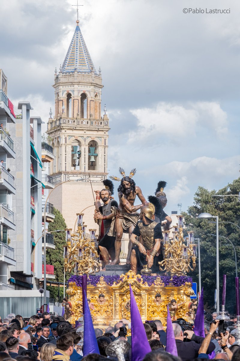 PabloLastrucci's tweet photo. Impresiones de un Jueves Santo histórico.

#SSantaSevilla25 @columnayazotes https://t.co/S8HZSPeLu6