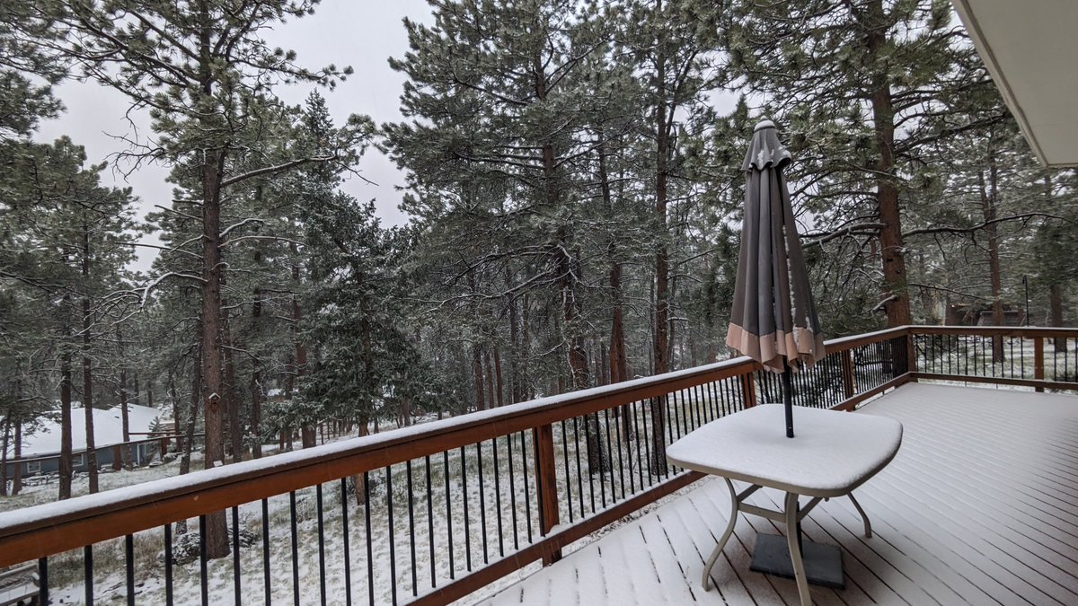 Awakening to 0.8" of snowfall in Evergreen. 23° at the moment. Sunbrella will probably get a break today. #cowx