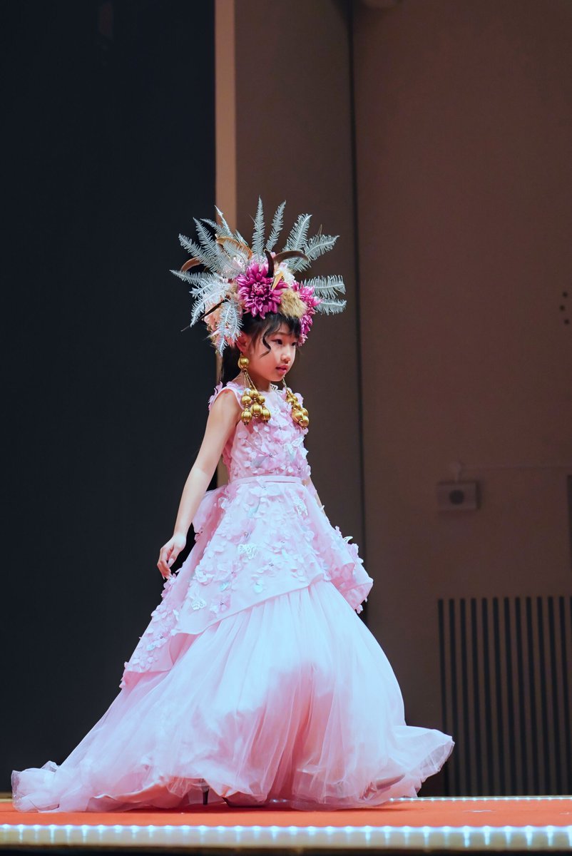 mats_mats_mats's tweet photo. 2025.3.22
ドーンセンター
#SMASH! #SMASH2025
#butbuttermilk
hanamiyabiステージ #花の子
#あゆりん #あゆりんこ #AYURI
#ピュアフル撮影会 モデル https://t.co/3BHhoBZBQN