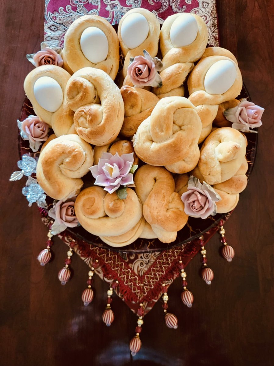 TrishDoll's tweet image. Easter bread blessings from our cucina to yours. May your home be filled with warmth, your hearts with renewed peace, and your table with love. #easterbread