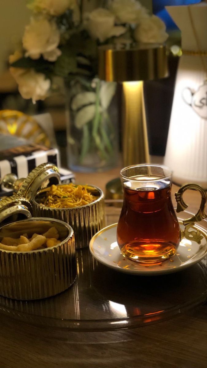 ولاتجعل في رفقتي شقاء ، ولا من وجودي عبء ، ولا في حديثي أذيّة ، ربي اجعلني خفيفة العبور باقية الأثر ..