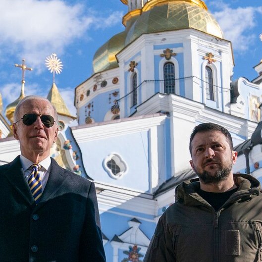 Donald Trump is scared to accept Volodymyr Zelensky invitation to visit Kyiv.

I remember when Joe Biden did! Here is a picture 📷

DO NOT SHARE, we don't want to trigger any MAGA.