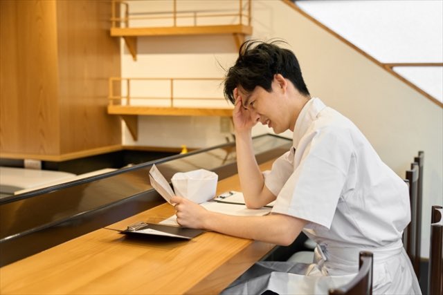 AsuwaMatsuri's tweet photo. 開店間際に気付いた人
「仕入れっていうのがあるのか https://t.co/YIN3Jc4iMv