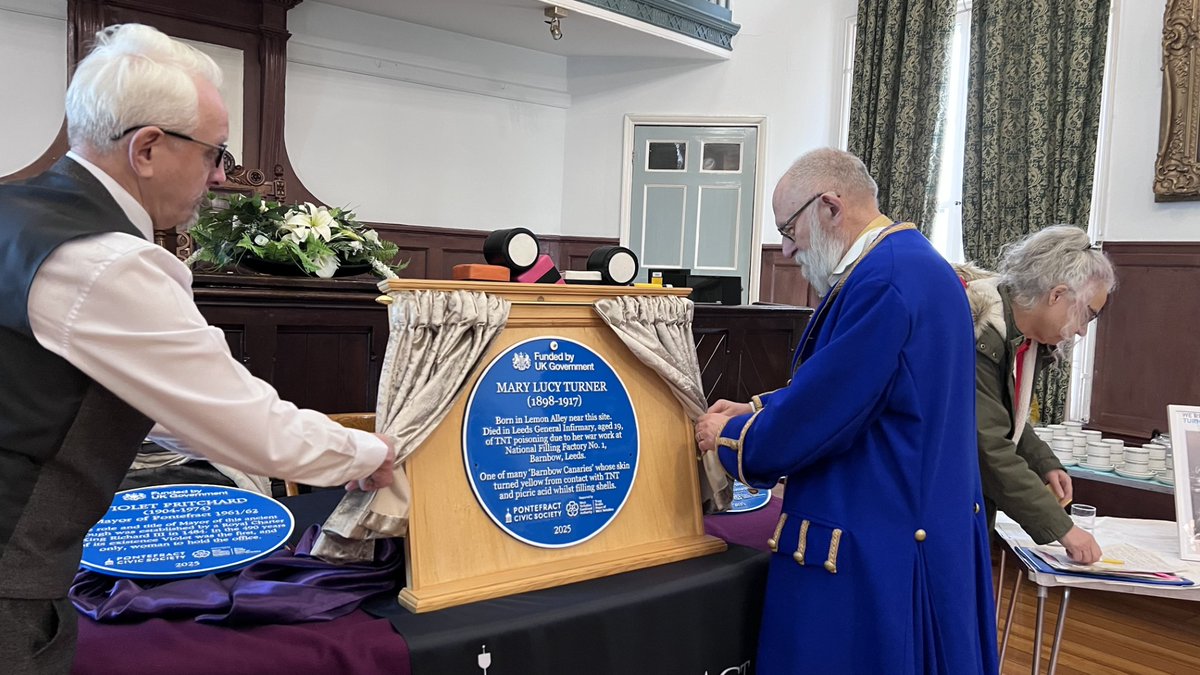 PontefractCivic's tweet image. #WorldHeritageDay #blueplaques

Limited availability of Blue Plaque Guide leaflets Pontefract Museum &amp;amp; Library; the new plaques added with a reprint and redesigned guide this year.

There's an online version, yet to be updated which has just been reposted on our page.