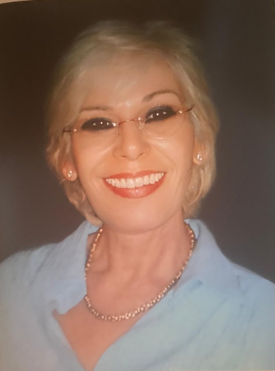 JDPapadimitriu's tweet image. Hoy mi Mamá cumple un año de haber fallecido. Una excelente madre, siempre alegre, empresaria que trabajo incansablemente toda su vida en su empresa. Aprovechen a su madre siempre porque la vida y el tiempo pasa rápido.