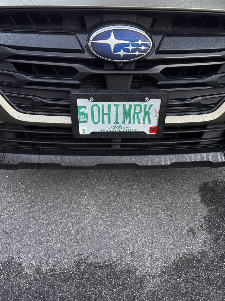 Glineass's tweet photo. ⁦@ChrisVanVliet⁩ I was listening to ask CVV and had to share my license plate 😂 #askcvv https://t.co/tKRcBjJm5p