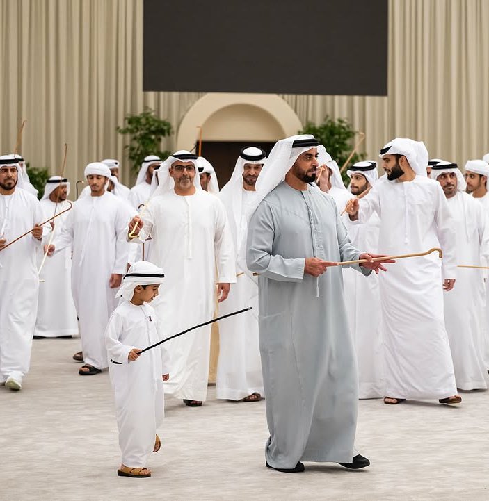 kh_vv7's tweet photo. يقطـع به العايـل ويـرتد 
                    سيـف الوطـن عز وسنايـد 🗡️🇦🇪 https://t.co/kYz1fUgc3e
