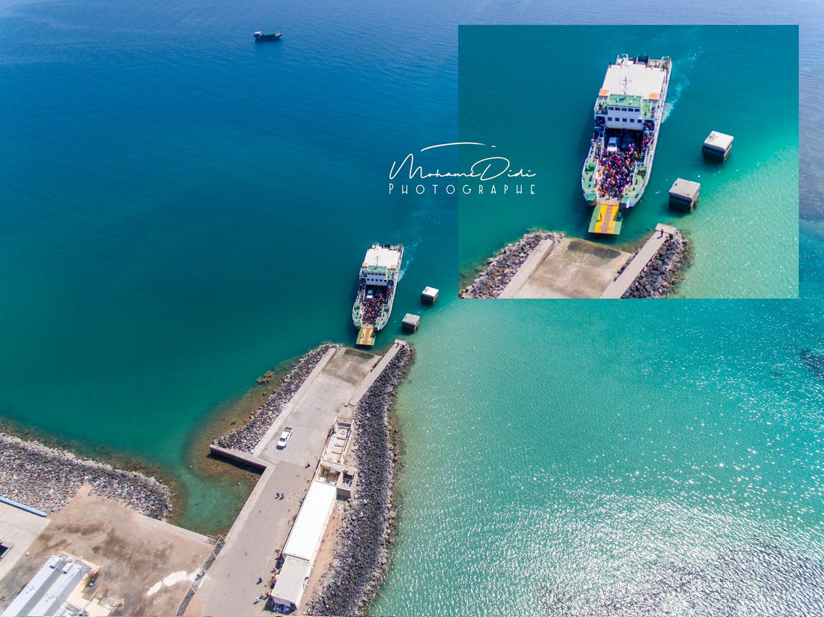 mohamedaa0's tweet photo. Débarquement du ⛴️ ferry à Obock en 🌊 direction de Djibouti. https://t.co/0EOV92EFoD