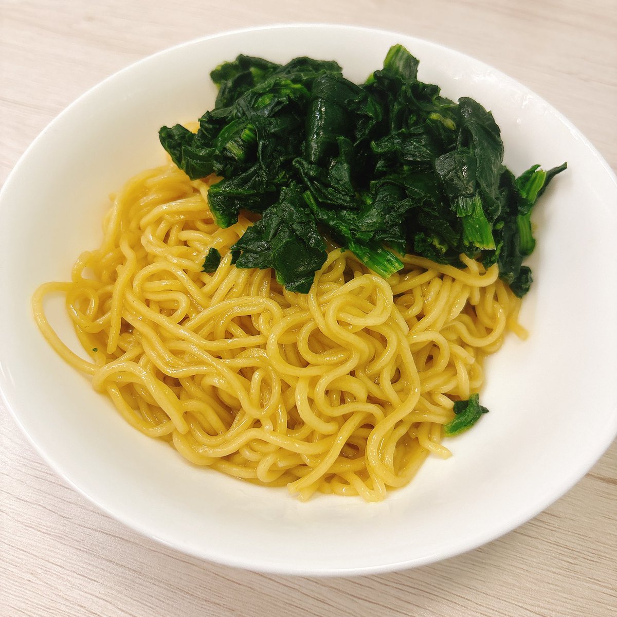 Akkey🍜埼玉県幸手市
限定坦々つけ麺（250g）

有料大盛+100g／ほうれん草／細麺替玉+150g（50gおまけ🙇‍♂️）

旨過ぎ最高🥰💯
風味抜群のピリ辛濃厚汁に極太平打ち麺が抜群😍遠慮なく使ったけど結構汁が余ったのでたまらず替玉！これが大正解‼️細麺だととんでもなく絡んでヤバ旨😍ご飯もいいけど細麺推奨