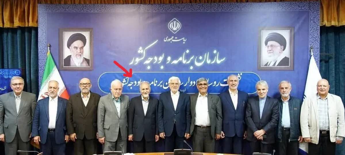 Rezaatom_'s tweet photo. حامیان #زن_زندگی_آزادی رو می‌بینید 
افراد مثل #حمید_حسین‌نژاد_حیدرانلو  رو فریب دادن و اونها رو بردن پایه چوبه دار
با گلوله زدن زنشون رو کشتن آب از آب تکون نخورد.
چقدر باید مردم رو شما اصلاح طلب ها فریب بدین
اگر همون موقع پای انقلاب میموندین الان کنار خانواده بودید
تقاص سزای قاتل https://t.co/EmctyMvAqh