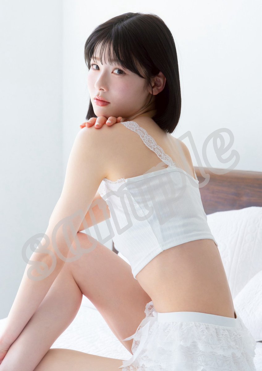 _asainanami's tweet photo. この度！
浅井七海 1st写真集『 #ナナミイロ 』を
7月2日に発売させていただくことになりました📔🤍

七色をテーマに撮影していただきました🌈

いろんな私をぜひみていただきたいですっ
リリースイベントもあります◎

お楽しみにしていてくださいっ！

🔗⟬ https://t.co/BocQJcfqNy ⟭ https://t.co/GlNY1nXxYm