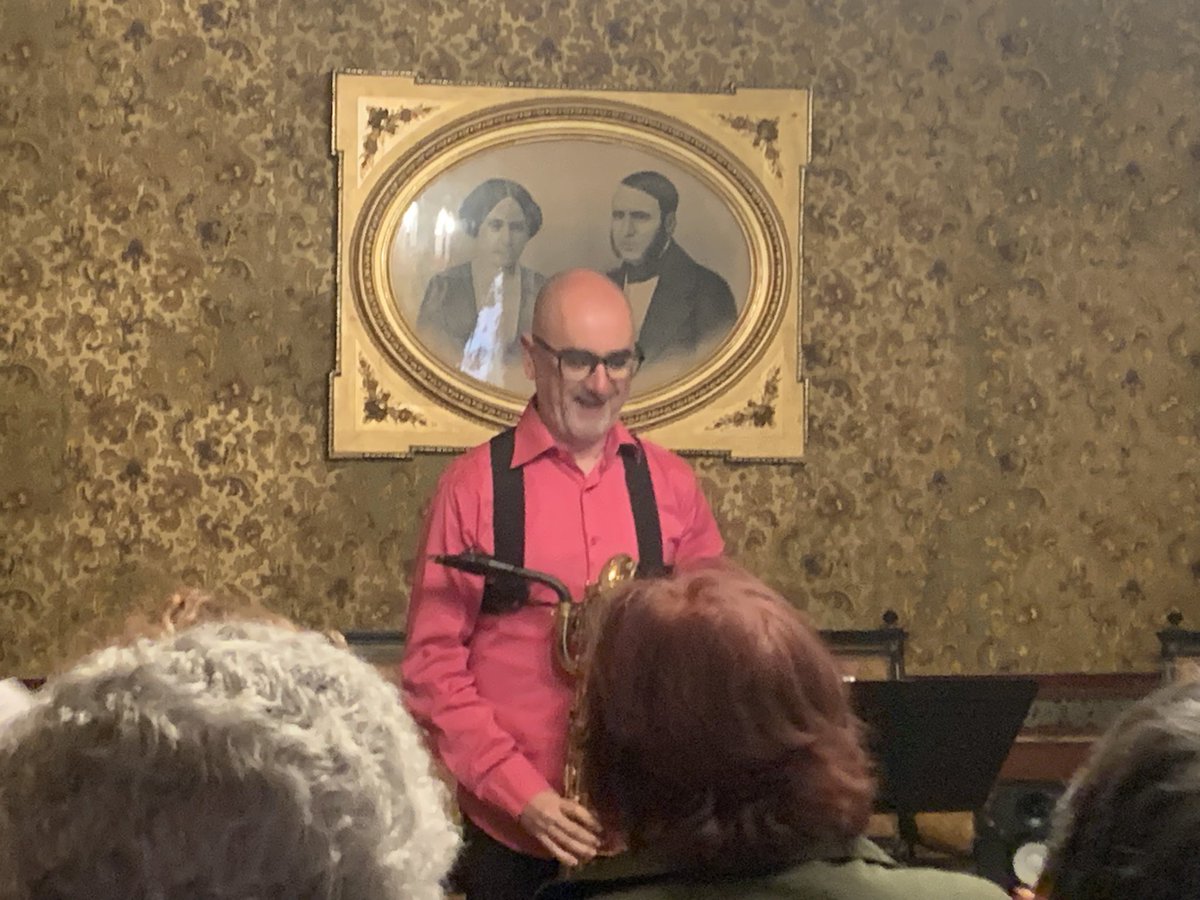 Avui divendres 18 abril 2025 - Joan Martí-Frasquier amb el programa concert “Contrastos” al Festival de Pasqua de Cervera - música catalana. Impressionant la solidesa en escena i la paleta timbrica i dinàmica de Frasquier. Alhora el Sound Portait IV d’Enric Riu fantàstica