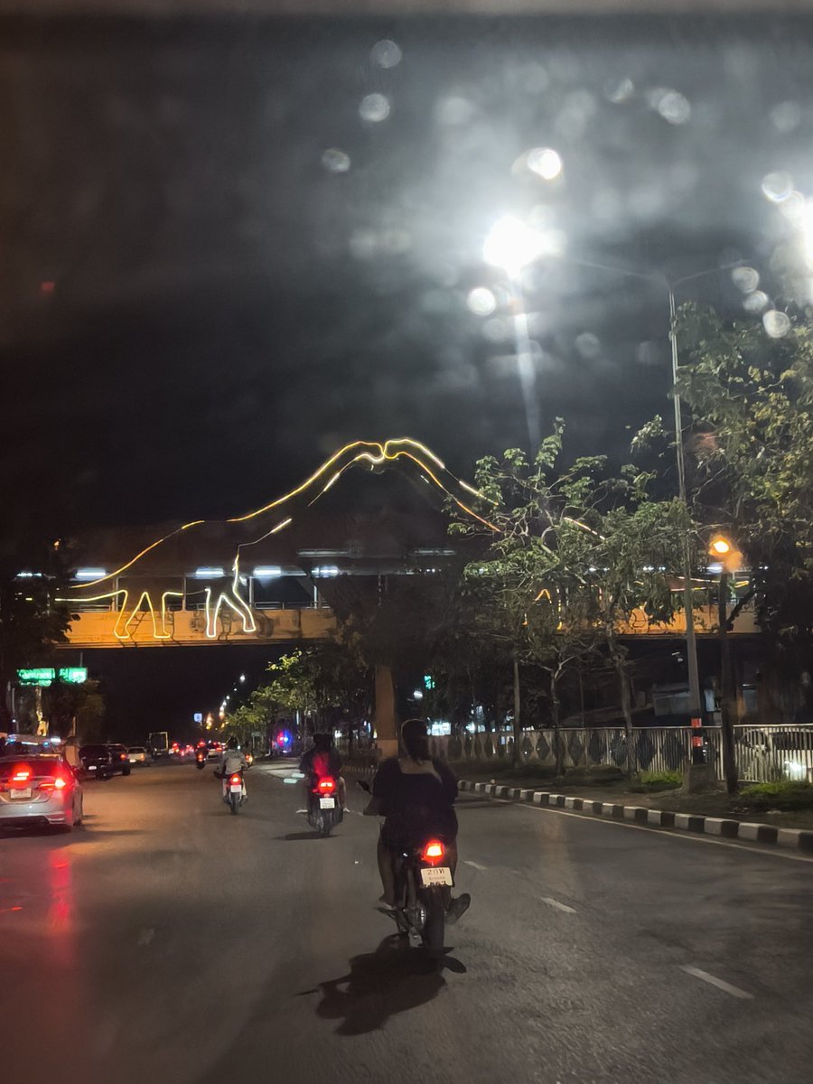 Real Pol tweet media