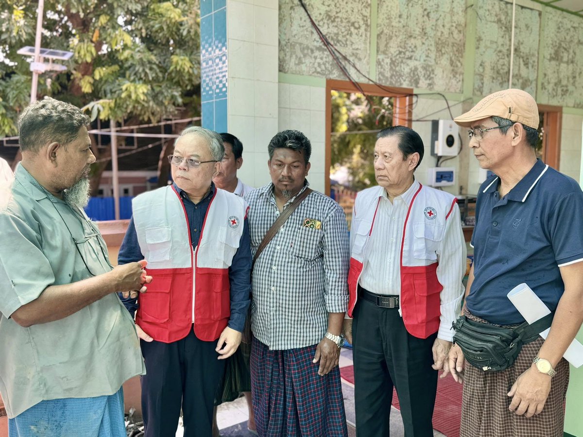 MyanmarRedCross's tweet photo. On April 16, #MyanmarRedCross President &amp; @IFRCAsiaPacific Director visited #earthquake-affected #Sagaing.

They: 
✅Distributed relief in Minlan Ward 
✅Opened mobile clinic at Raitane Christians RC Church 
✅Visited child friendly space &amp; water distribution

#HumanityInAction https://t.co/DsIFwVBrCV