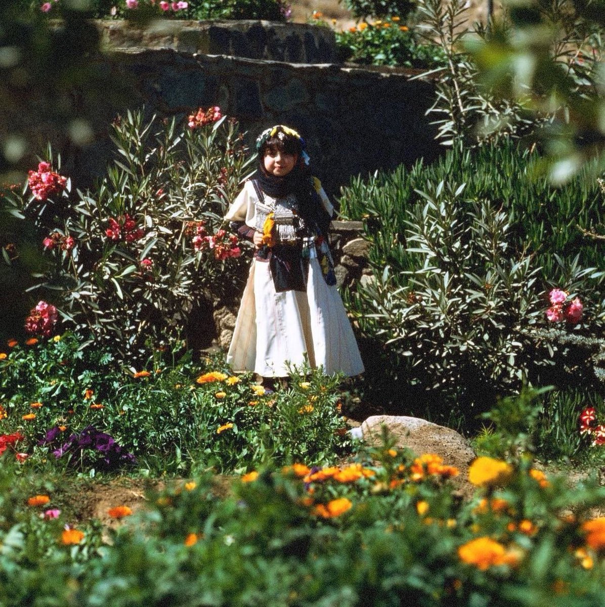 A Saudi girl from Al-Baha province, Saudi Arabia, 1999 🇸🇦

Photo by Wendy Fazio