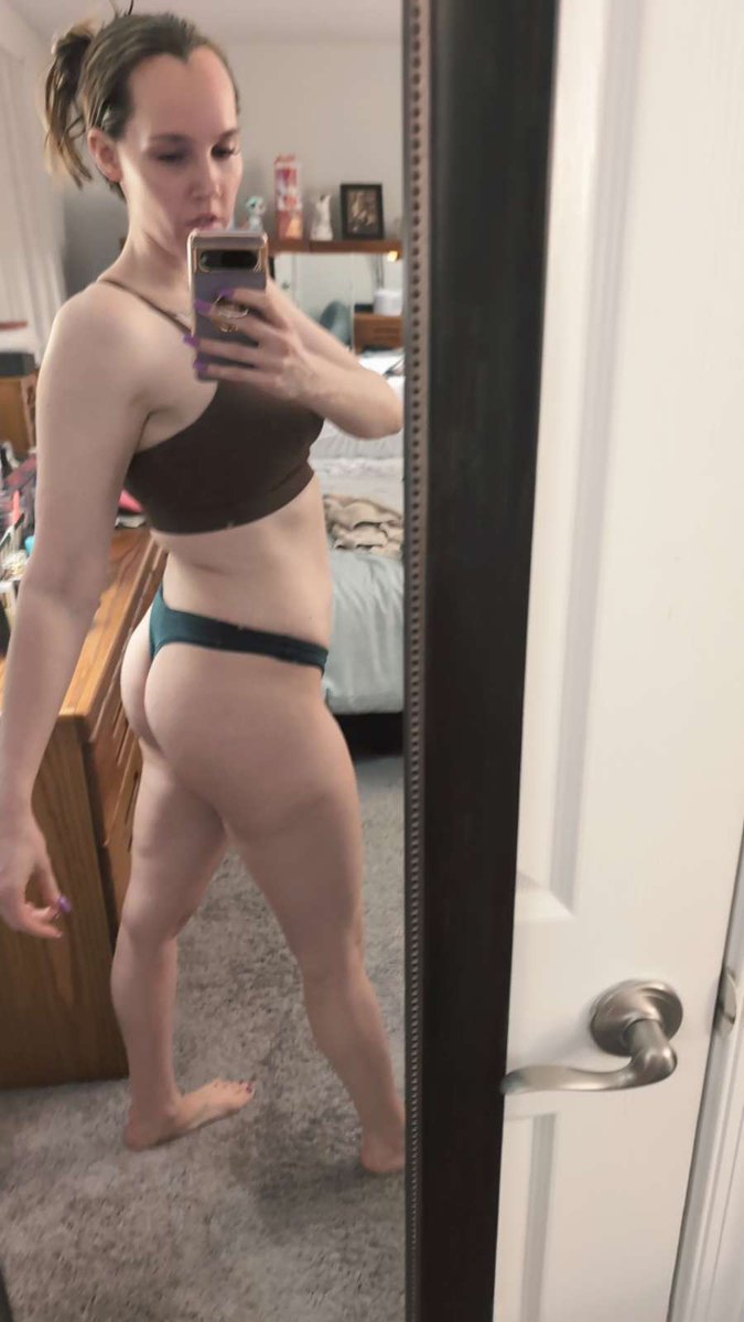 Dezipooh69's tweet photo. Can I send you nudes? Yes or no? https://t.co/e0xCUobtI7