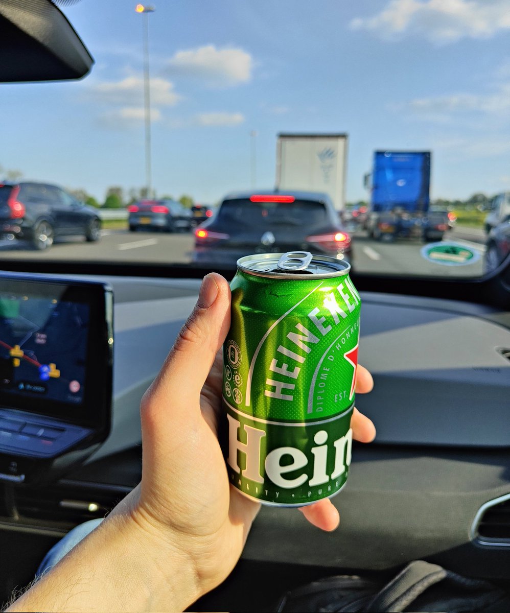 DanielsenAxedal's tweet photo. Vrijdag. Awaydays! FC Eindhoven-uit #eintel https://t.co/AFl2cAtbhq