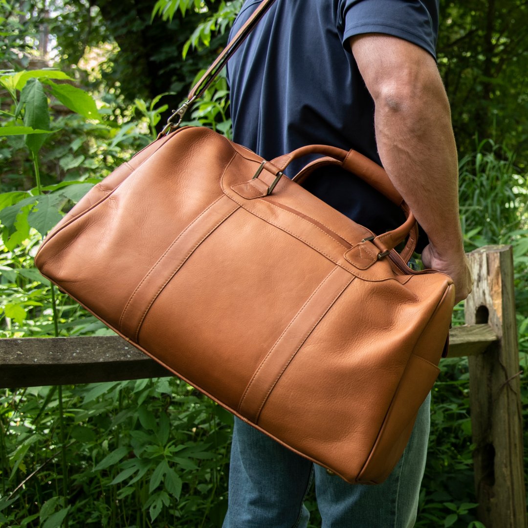 SargeLeather's tweet photo. This Sierra SLC-201 pairs rugged durability with timeless style. The mocha brown nylon lining and antique brass-finish hardware add a refined touch. With multiple pockets, a reinforced bottom, and an adjustable shoulder strap, it's designed for both function and sophistication. https://t.co/bYx6PTiNGT