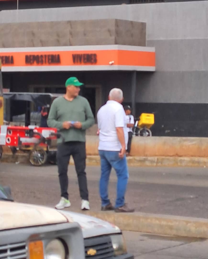 Zulia_Copei's tweet photo. #Copei 🟢#Zulia☀️ nos desplegamos en varios puntos de Maracaibo y San Francisco para llevar el mensaje de unión, prevención y fraternidad de nuestra alianza opositora en la semana mayor 🙏
@Copei_Partido
@ElyRamonAtencio
Gobernador 2025 💯 https://t.co/1CWFUp4tWm