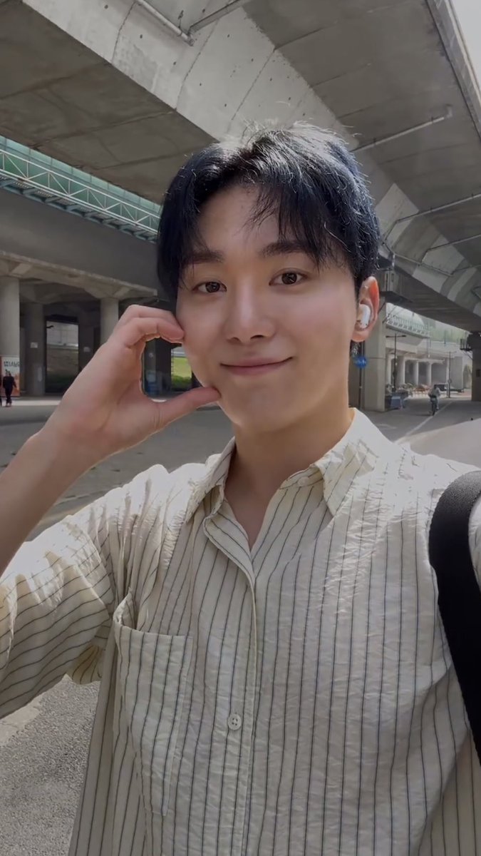 oll6_xx's tweet photo. 부승관 너 뭐야? https://t.co/tVJ8zB7Pcm