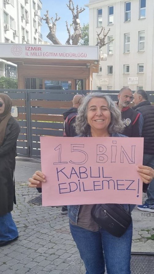 incitraders's tweet photo. İzmir 

İl Milli Eğitim Müdürlüğü 

15 Bin Kabul Edilemez https://t.co/k4HM2nvUZD
