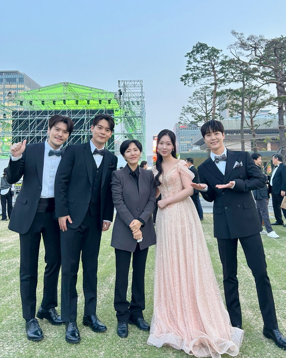 official_lapoem's tweet photo. 제65주년 4.19혁명 서울시 기념음악회

뜻깊은 무대에 함께해 주신 시민분들과
라뷰 여러분 감사합니다.

KBS교향악단과 함께 협연할 수 있어 영광이었습니다.

#LAPOEM #라포엠
#419혁명서울시기념음악회
#유채훈 #최성훈 #정민성
#YouChaehoon #ChoiSunghoon #JeongMinseong https://t.co/bfZHggpmhr