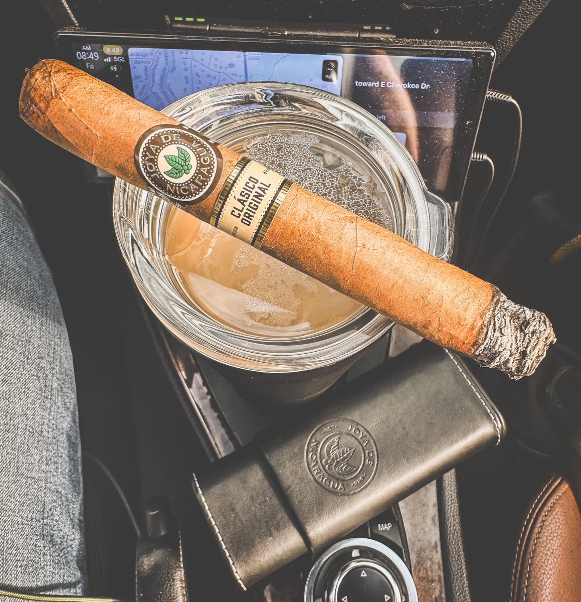StogieDad (@stogiedad) on Twitter photo Hitting the road early this morning, got my #coffee and #cigar ready. <a href="/joyacigars/">Joya de Nicaragua</a> Clásico Original will do just fine. #nowsmoking #CigarLife #CigarsOnX #BOTL Hitting the road early this morning, got my #coffee and #cigar ready. <a href="/joyacigars/">Joya de Nicaragua</a> Clásico Original will do just fine. #nowsmoking #CigarLife #CigarsOnX #BOTL