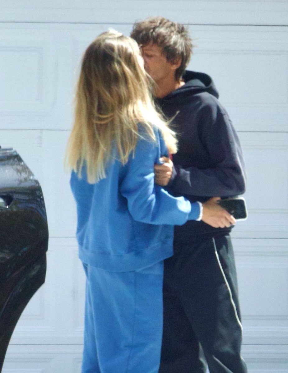 LT91ARG's tweet photo. 📸| Louis en LA hoy!

© Daily Mail https://t.co/sL8cHfG5Fs