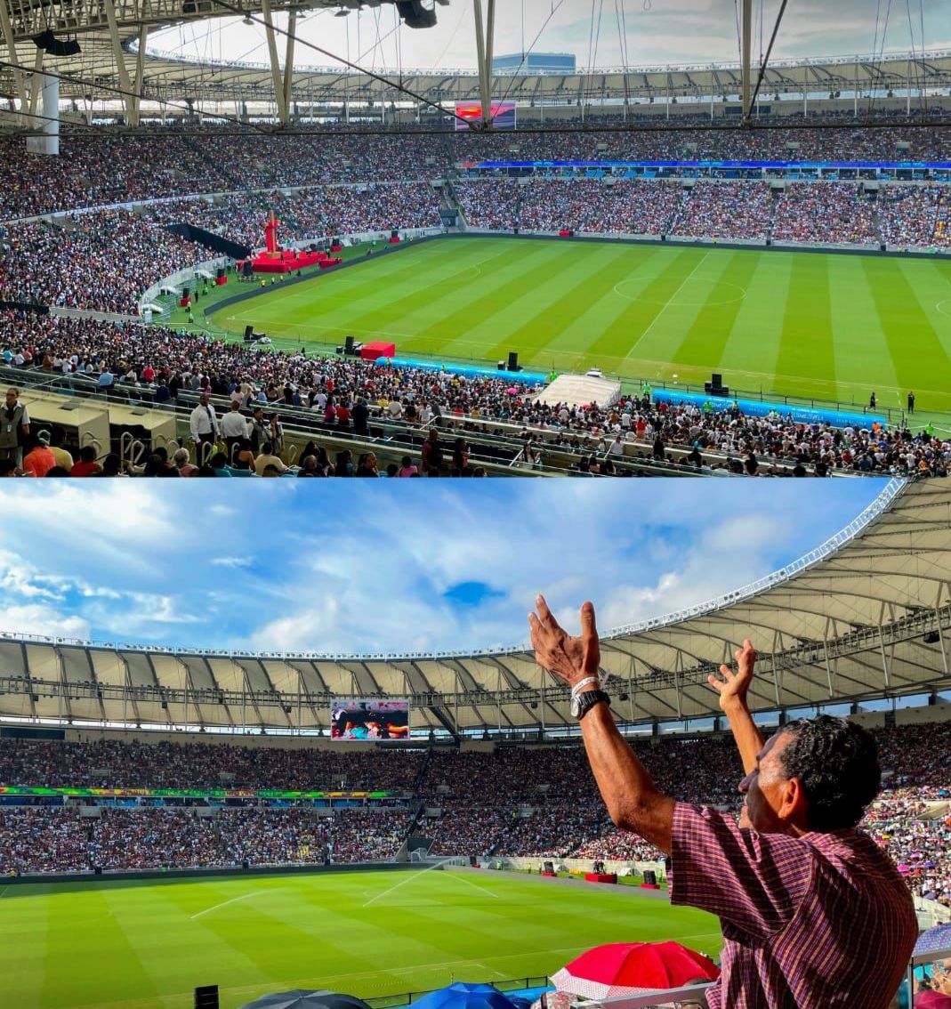 IgrejaUniversal's tweet photo. No Maracanã, também estamos nessa fé! #FamíliaAoPéDaCruz https://t.co/39unw27zma