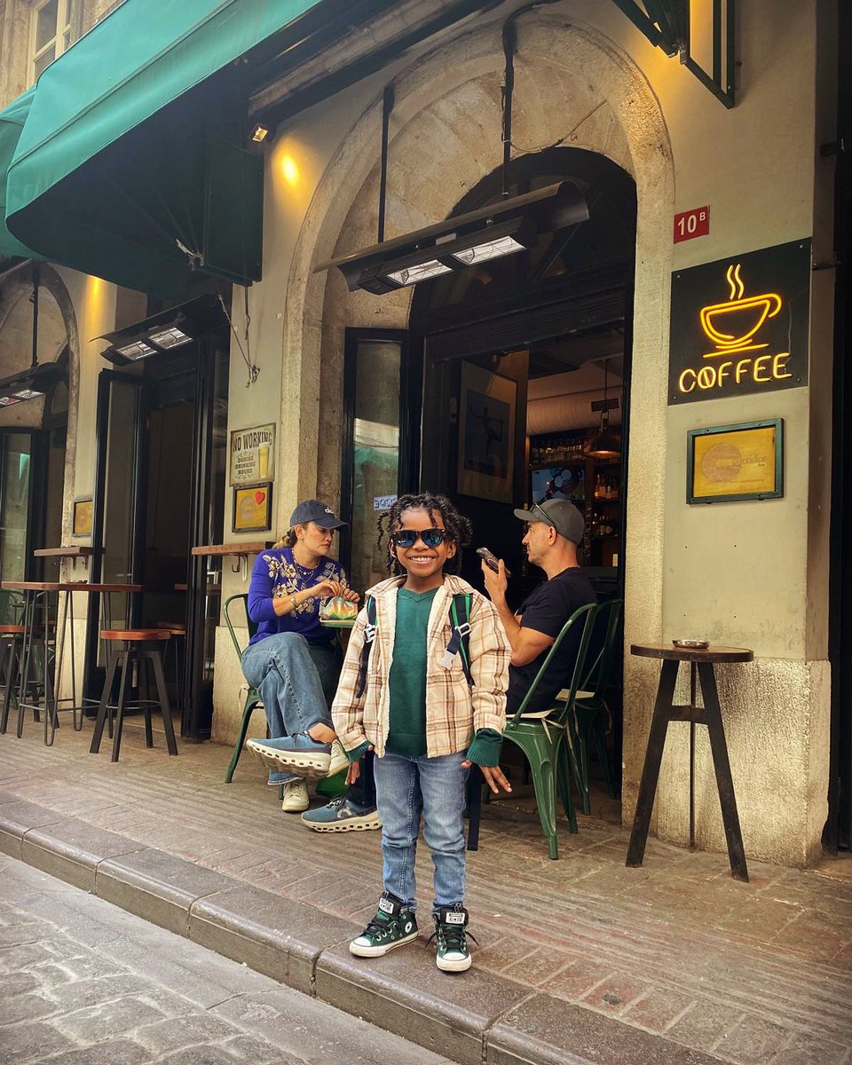 Friday 15:48 😎 #corridorist #friday #alldaylong #pera