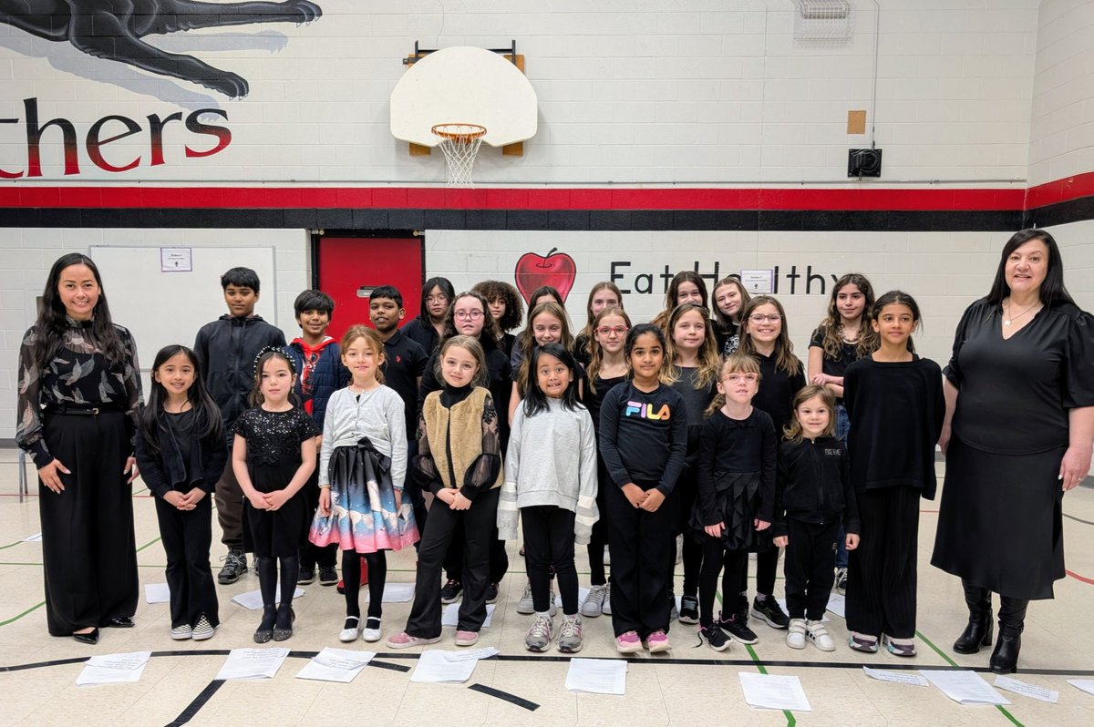 _Mrs_Fernandez's tweet photo. Our presentation of the #StationsoftheCross. Another wonderful and impactful rendition from our @PeterandPaulCS students. Cast and crew from grades 5-8, along with our school choir from grades FDK-6. 👏🏼🙏🏼✝️
.
"Jesus, remember me. When you come into your Kingdom". @DPCDSBSchools https://t.co/TNFhZoYmGR
