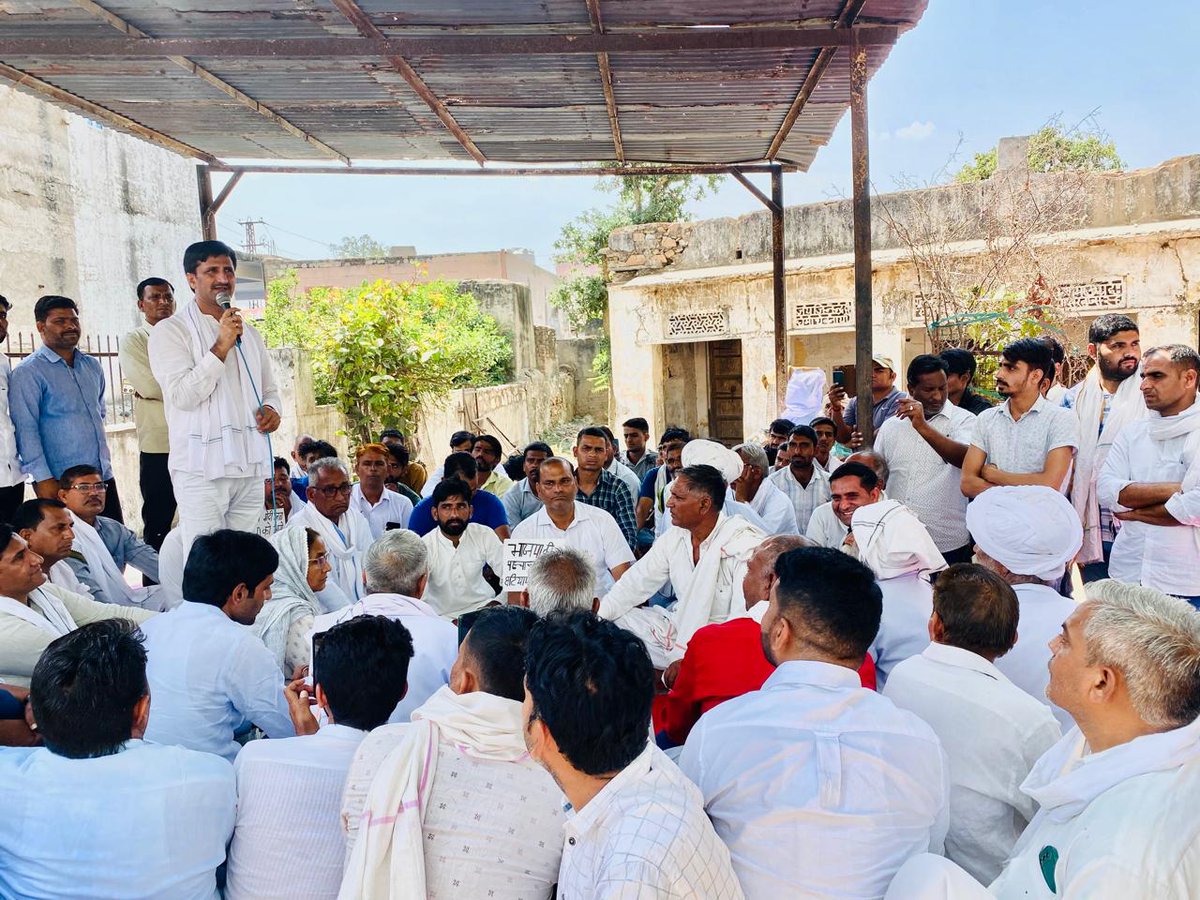 ✊ सत्यमेव जयते
ना डरेंगे, ना झुकेंगे, लड़ेंगे, जीतेंगे

केन्द्रीय एजेंसियों का दुरुपयोग कर CPP चेयरपर्सन श्रीमती सोनिया गांधी जी एवं नेता प्रतिपक्ष श्री राहुल गांधी जी के खिलाफ राजनीति से प्रेरित ED की कार्रवाई एवं उनके विरुद्ध झूठी चार्जशीट दाखिल करना भाजपा की ओछेपन की राजनीति