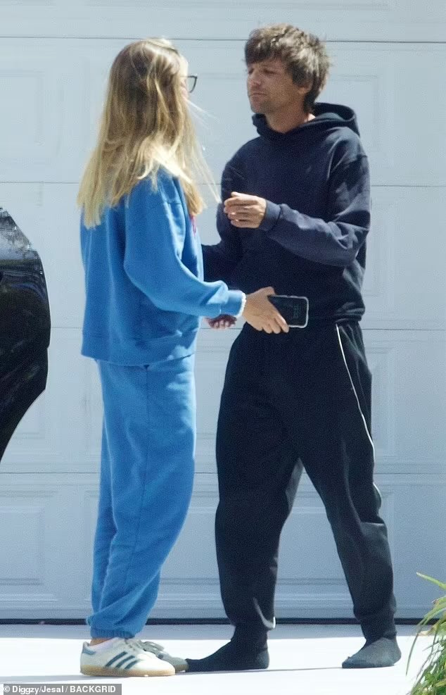 louistbr's tweet photo. 📸 • Louis com Zara em Los Angeles, recentemente! 

© Daily Mail https://t.co/wFPDMzzi9R