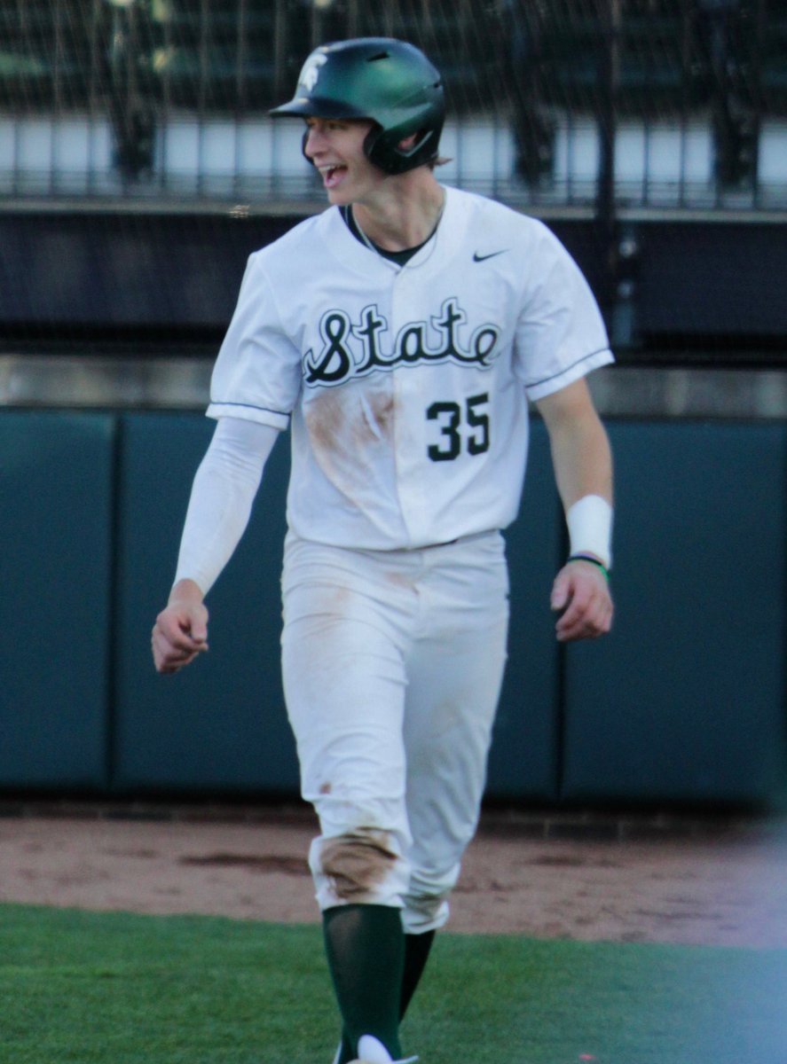 MSUBaseball's tweet photo. Theeeyyyy'rrreee Baaaaaaacccck!!! π
#GoGreen | #ScriptState | @UniWatch https://t.co/ljDCAm6Yqh