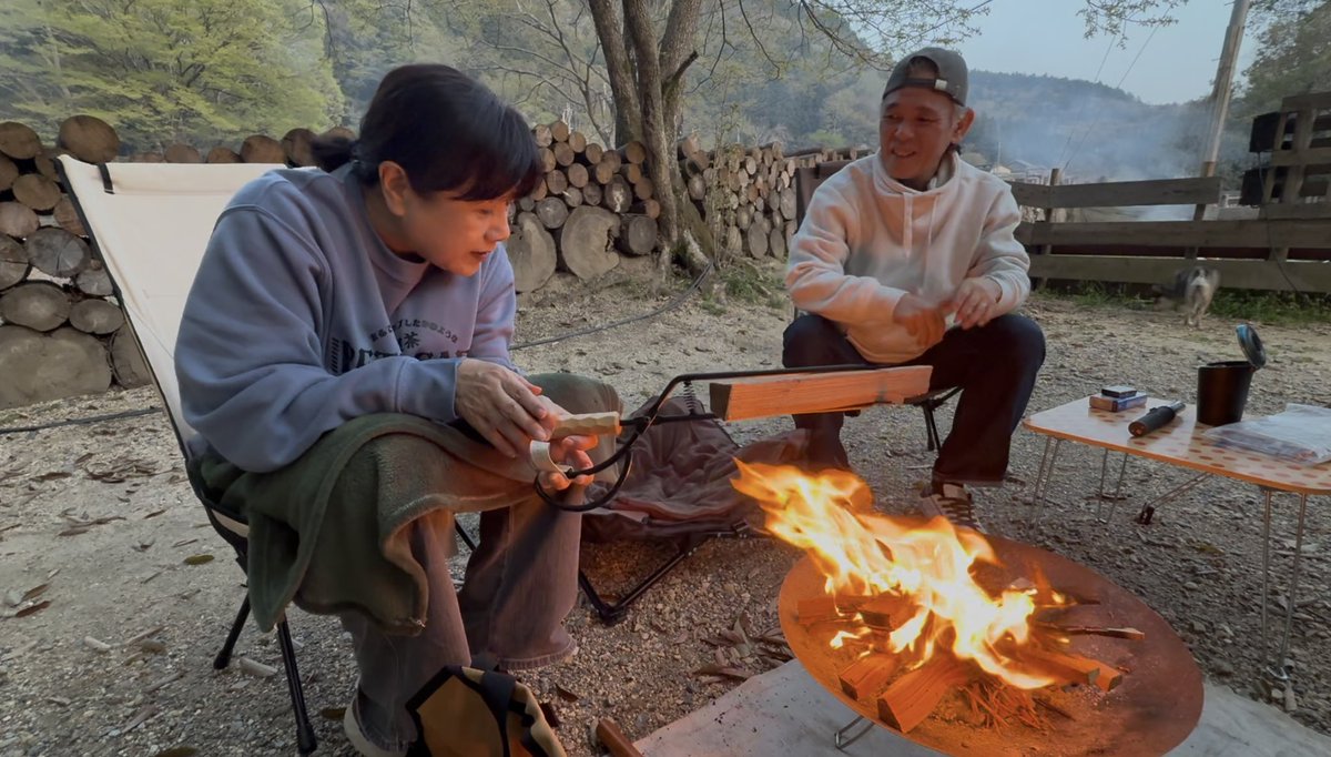 Schall_Done's tweet photo. いやぁ〜久しぶりのキャンプ🏕️
momoと和みちゃん、二人と一匹で楽しんでます😃
ほんと‼️癒されてますぅ〜🔥 https://t.co/d1IcWzXlB1