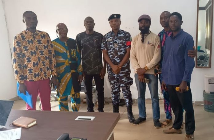 In this report, <a href="/egwu_linus/">Linus Egwu</a> explores how a community-driven response, led by the Bail is Free campaign group, is demanding accountability and upholding the rule of law within Nigeria’s police force.

solutionspaper.com/the-citizens-m…